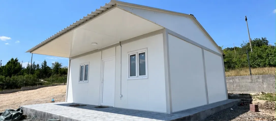 Premium Standard House — završen objekat sa natkrivenom terasom